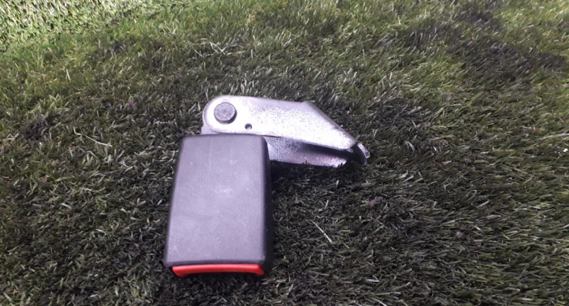 Fibbia cintura posteriore sinistra BMW X3 (E83) Imagem-1