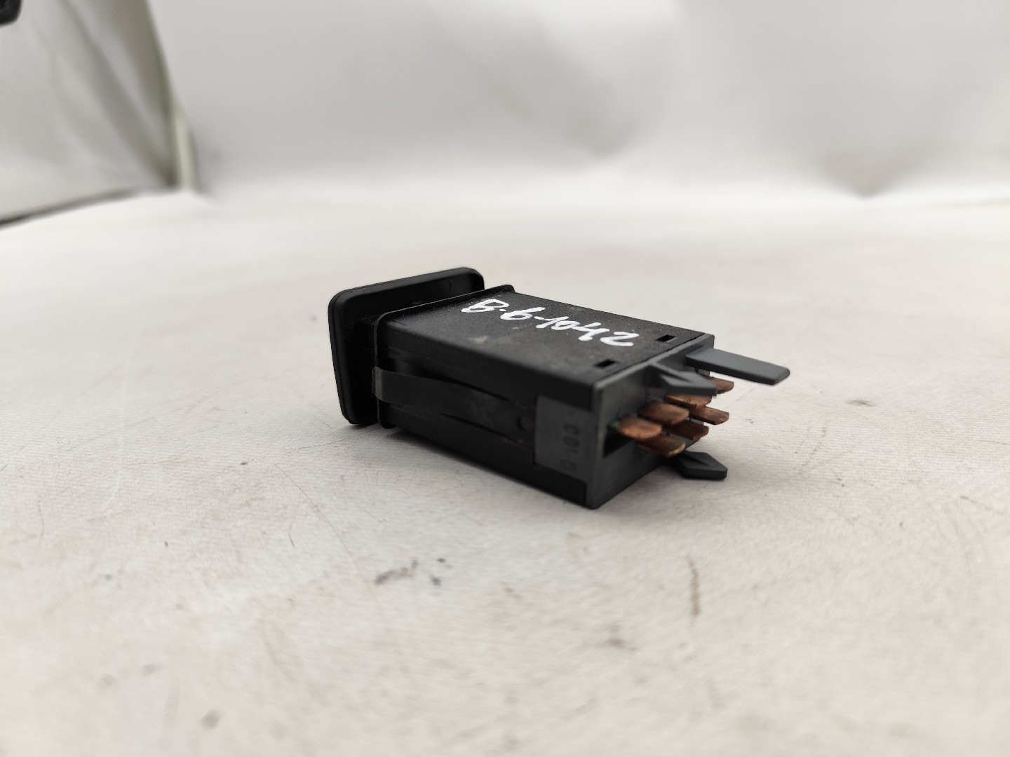 Warning Switch VOLKSWAGEN Golf IV (1J1) Imagem-1