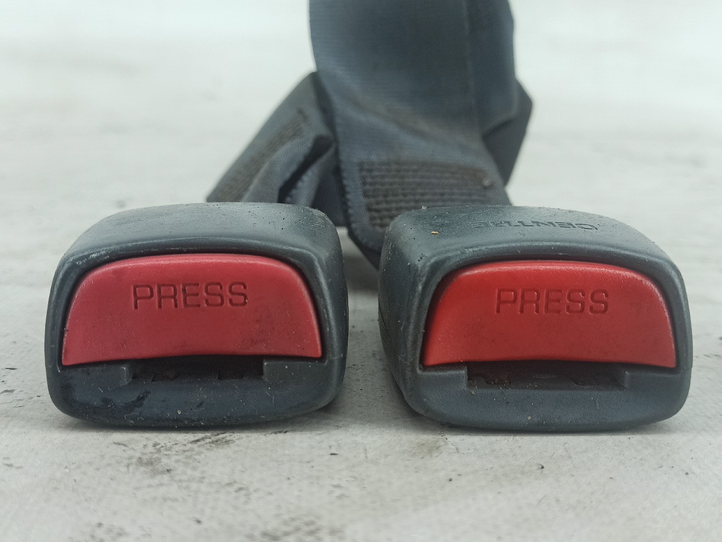 Fibbia cintura posteriore sinistra NISSAN Almera I Sedan (N15) Imagem-2