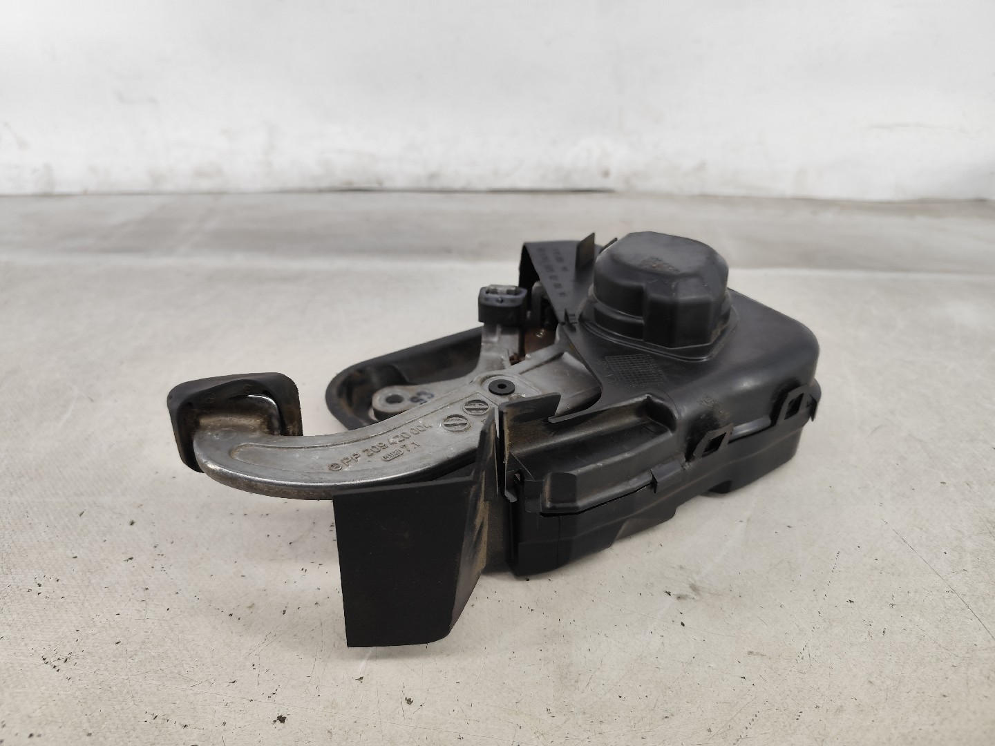 Travão de mão / parque MERCEDES-BENZ CLK (C209) Imagem-2