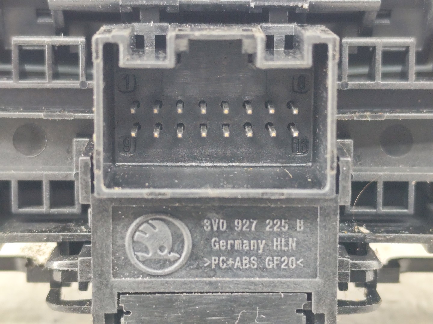 Travão de mão / parque SKODA Superb III Hatchback (3V3) Imagem-2