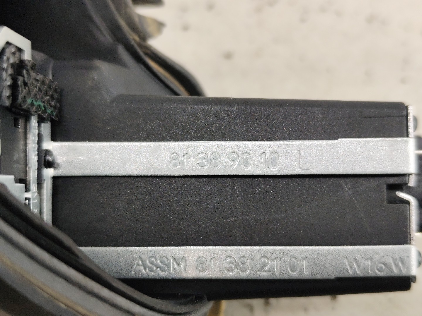 Suporte lâmpada esquerdo OPEL Astra K Imagem-4