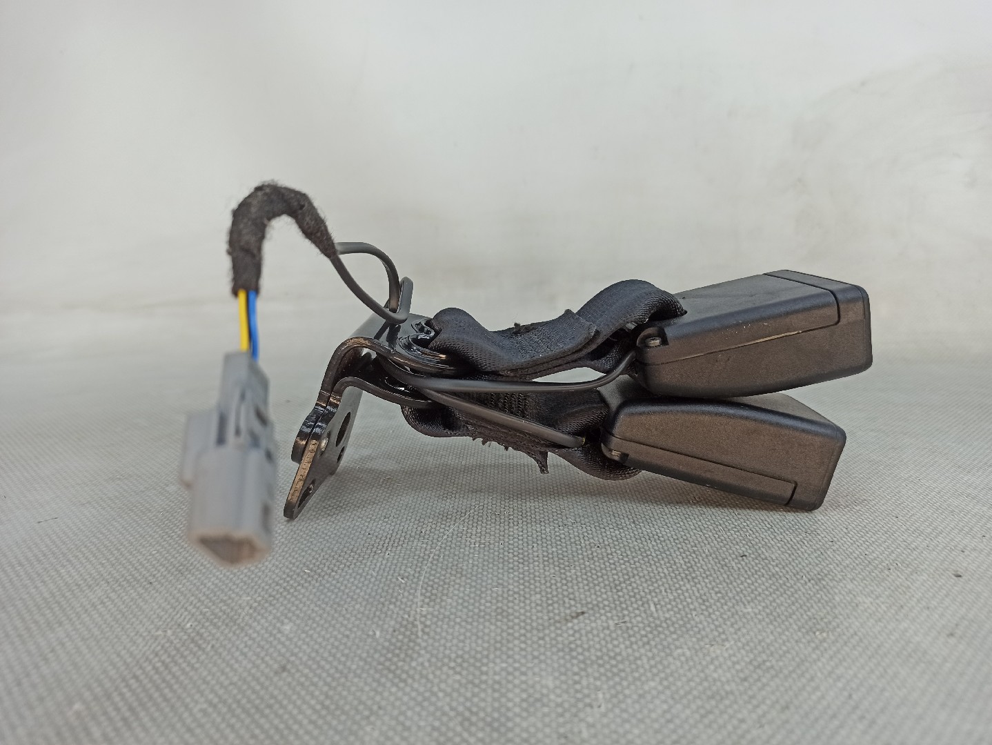 Encaixe de cinto trás esquerdo RENAULT Zoe (BFM_) Imagem-1