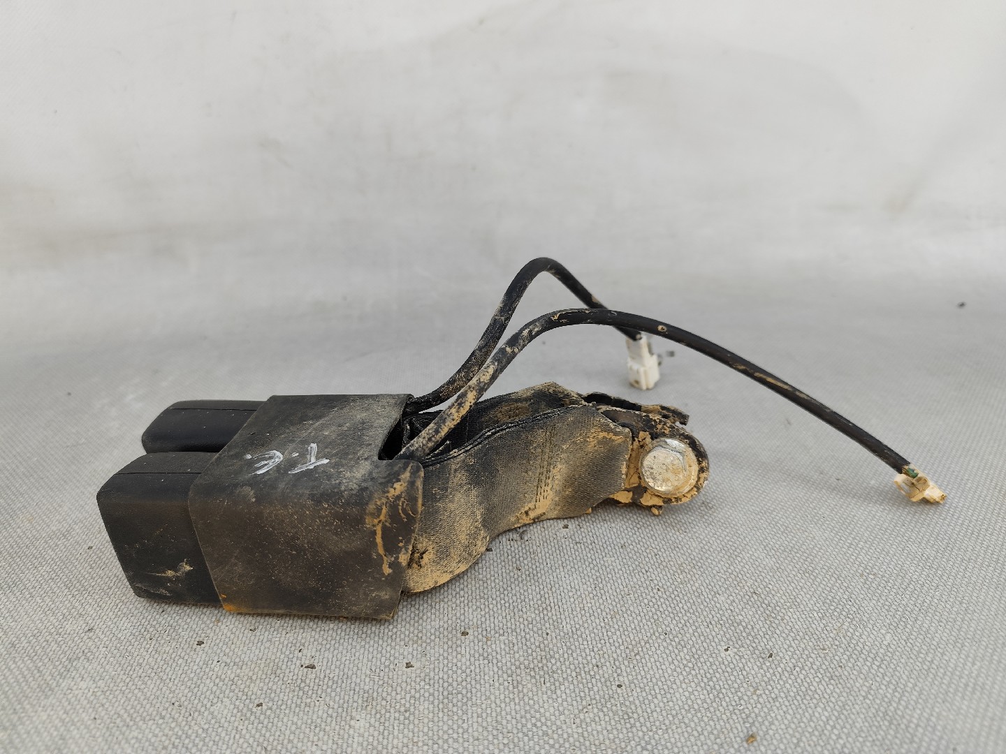 Encaixe de cinto trás esquerdo NISSAN Qashqai II (J11) Imagem-1