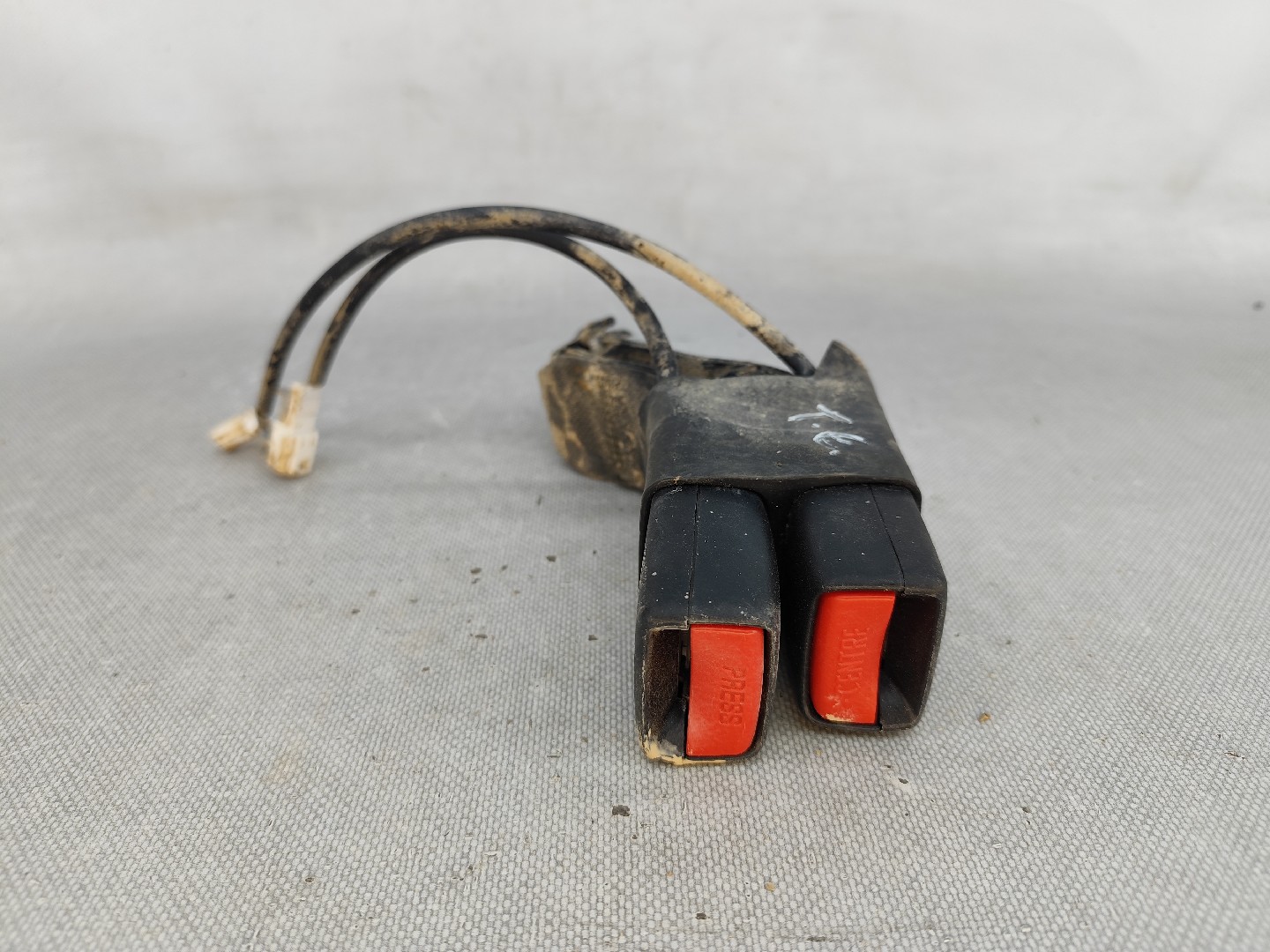 Encaixe de cinto trás esquerdo NISSAN Qashqai II (J11) Imagem-2