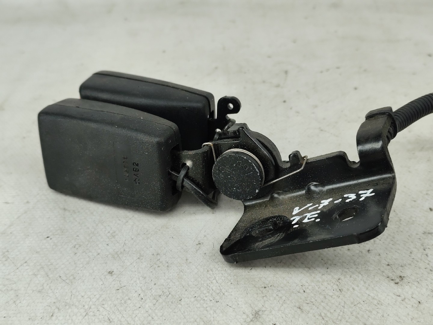 Encaixe de cinto trás esquerdo HONDA Civic VIII Hatchback (FN_, FK_) Imagem-1