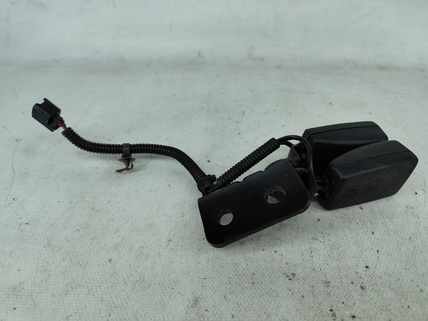 Encaixe de cinto trás esquerdo HONDA Civic VIII Hatchback (FN_, FK_) Imagem-2