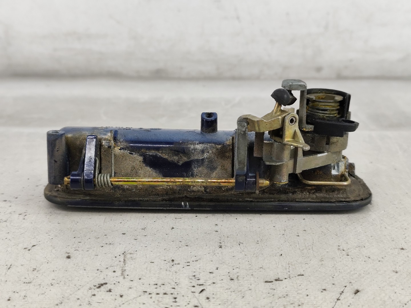 Tailgate handle VOLKSWAGEN Golf IV (1J1) Imagem-1