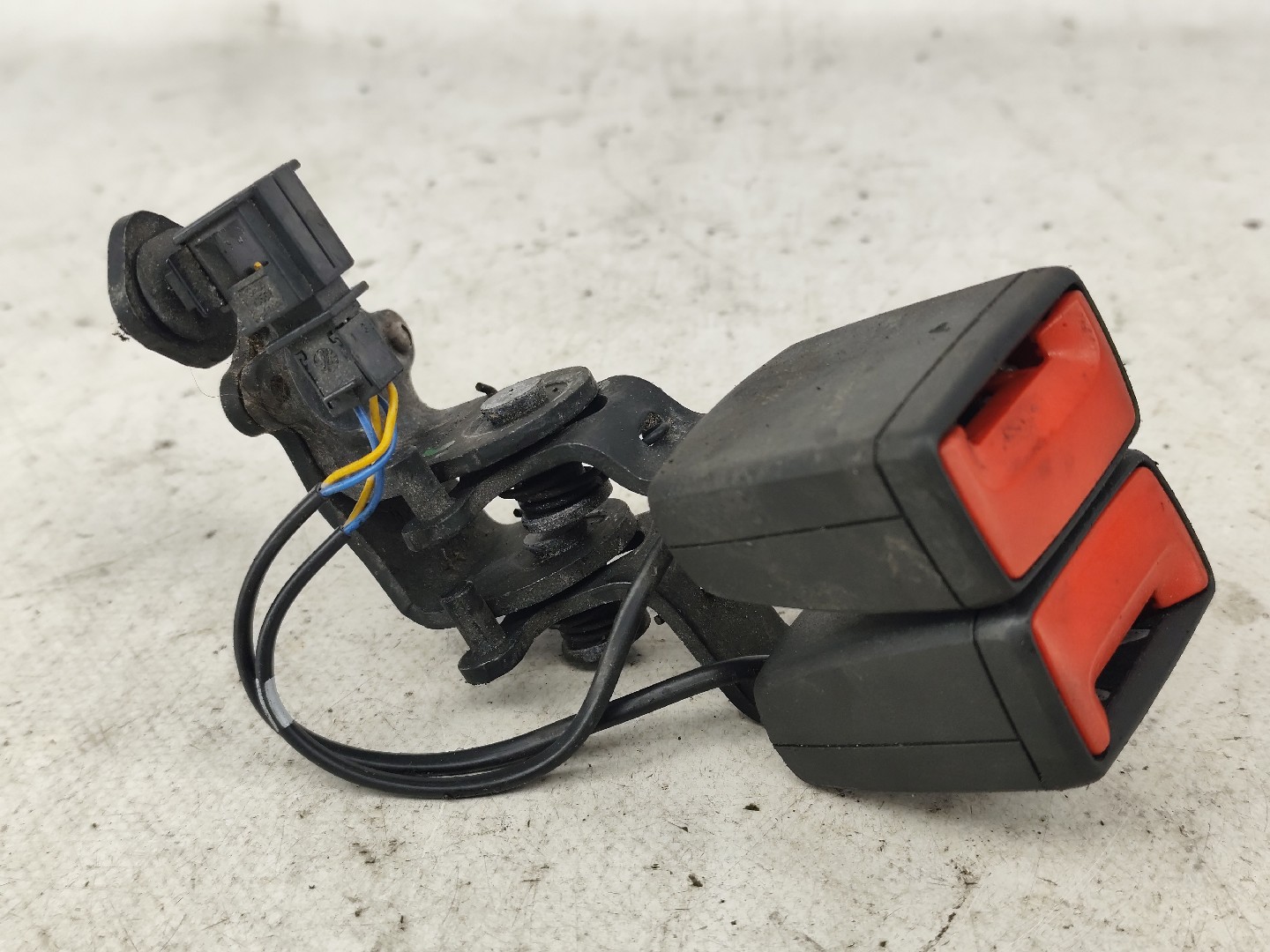 Encaixe de cinto trás esquerdo SKODA Superb III Hatchback (3V3) Imagem-0