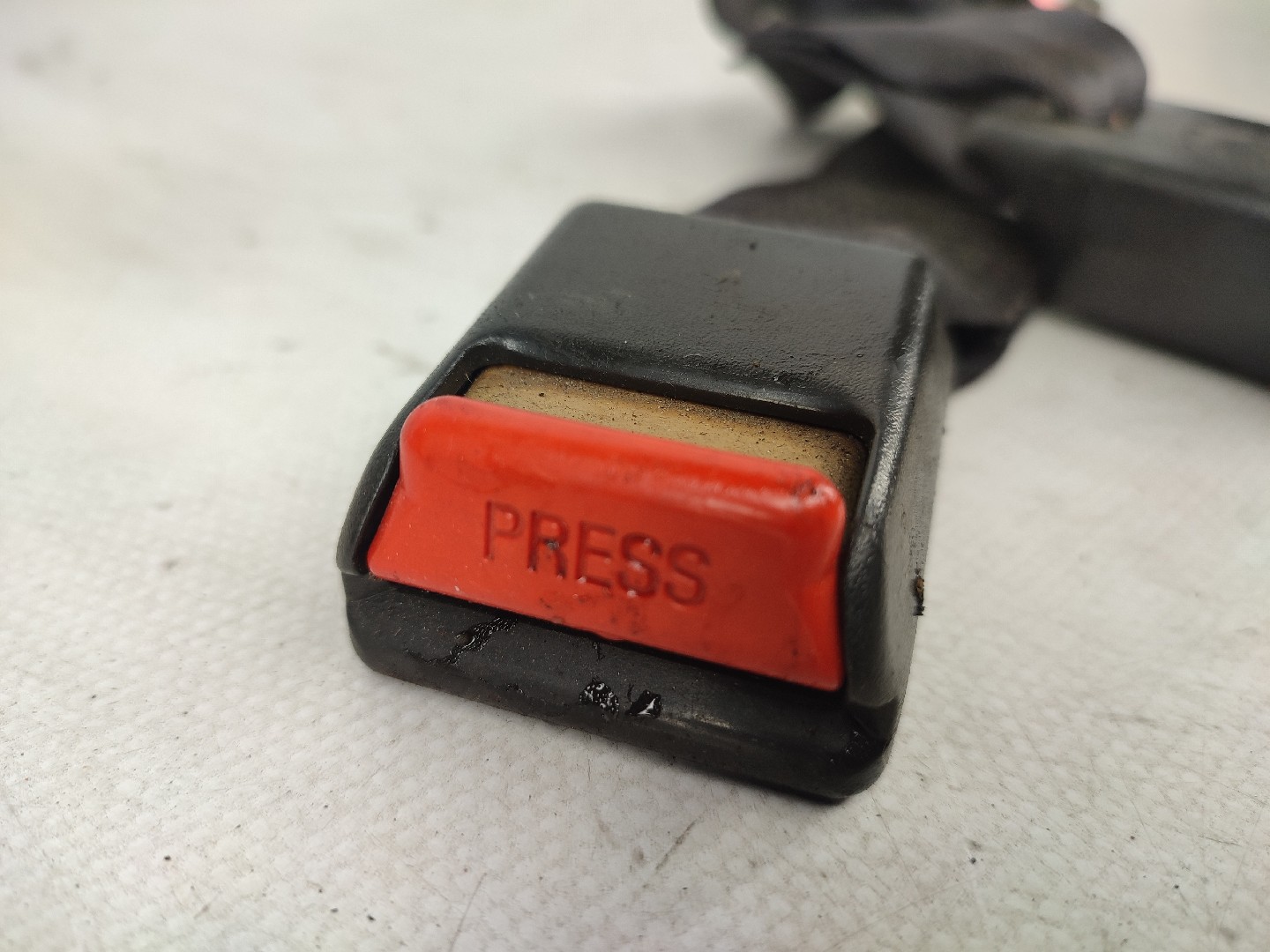 Encaixe de cinto trás esquerdo TOYOTA Corolla Sedan (_E8_) Imagem-2