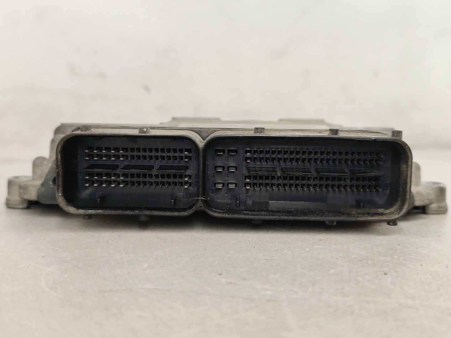 Engine control unit / ECU OPEL Astra H Caravan (L35) Imagem-2