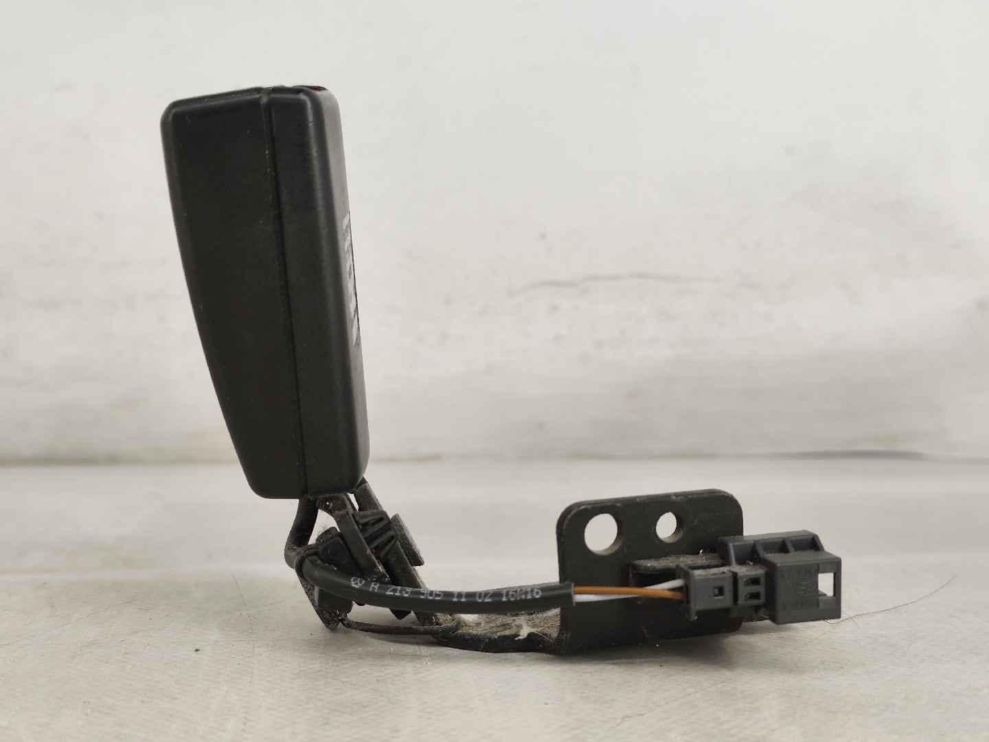 Encaixe de cinto trás esquerdo MERCEDES-BENZ Classe E Carrinha (S213) Imagem-1