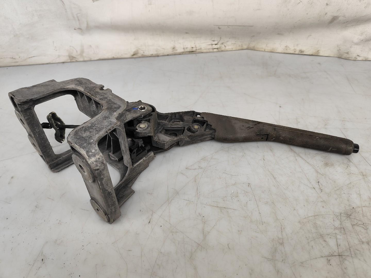 Freno de mano / estacionamento  VOLKSWAGEN Caddy III (2K, 2C) Imagem-1