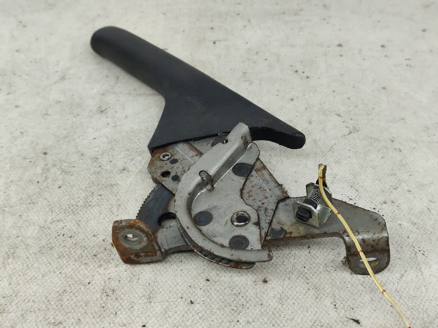 Freno de mano / estacionamento  MAZDA 323 C V (BA) Imagem-2