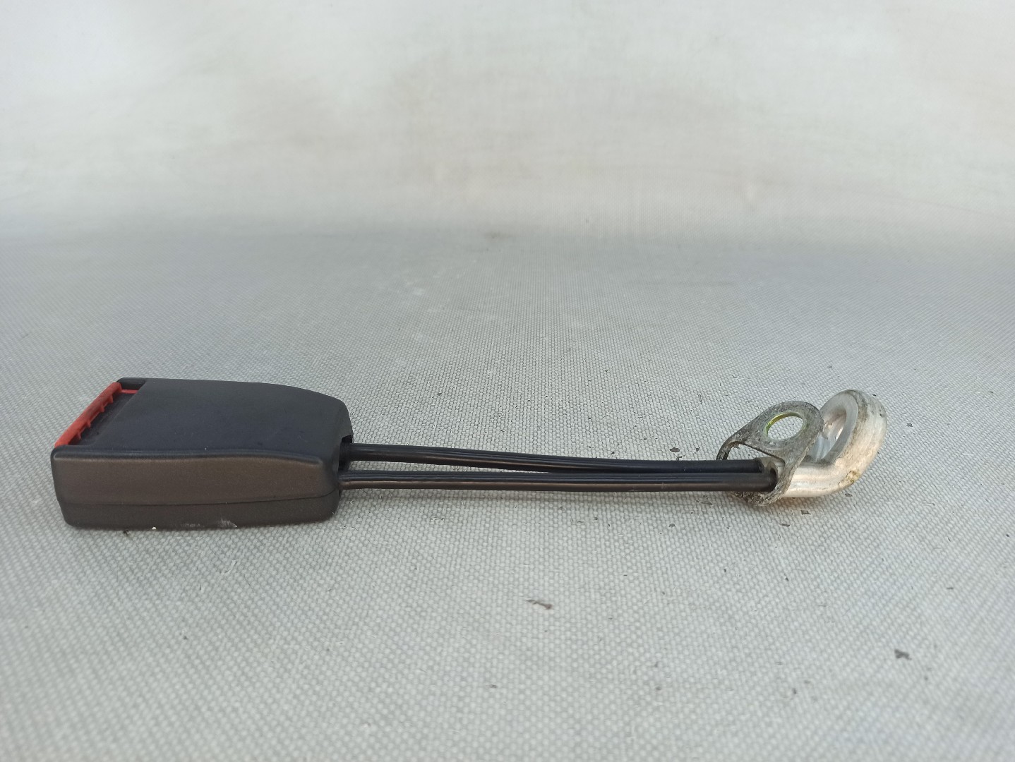 Encaixe de cinto trás esquerdo VOLVO 460 L (464) Imagem-1