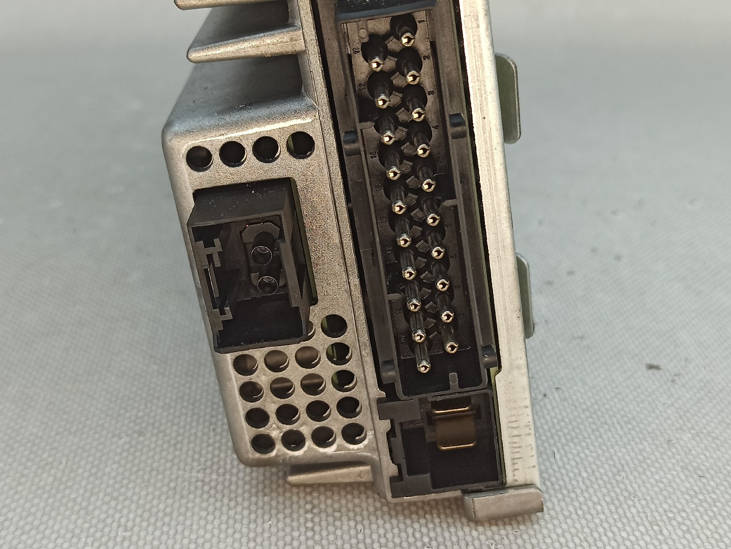 Amplificador de colunas BMW 5 Gran Turismo (F07) Imagem-5