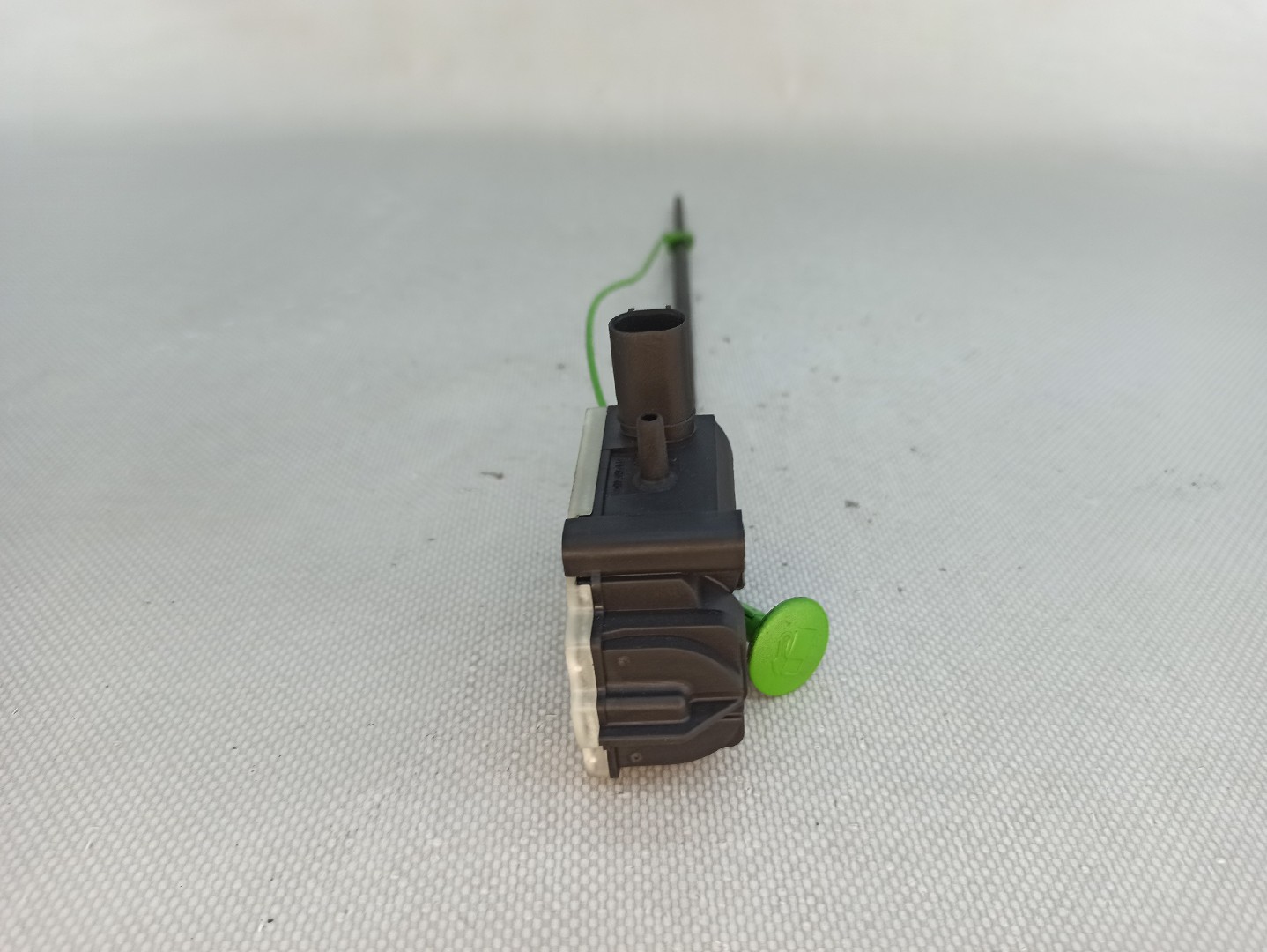 Attuatore Serratura serbatoio carburante BMW 5 Gran Turismo (F07) Imagem-2