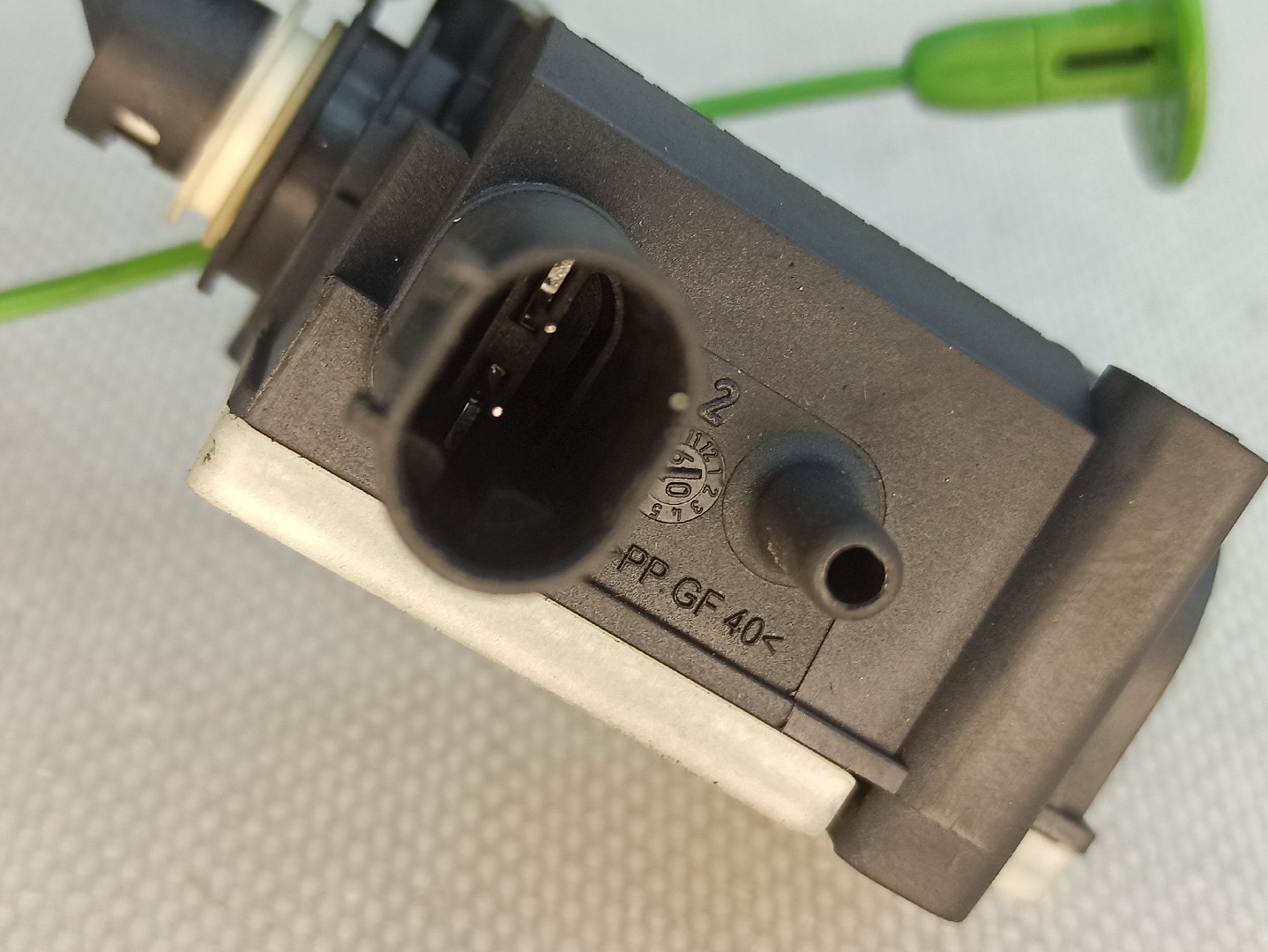 Attuatore Serratura serbatoio carburante BMW 5 Gran Turismo (F07) Imagem-5