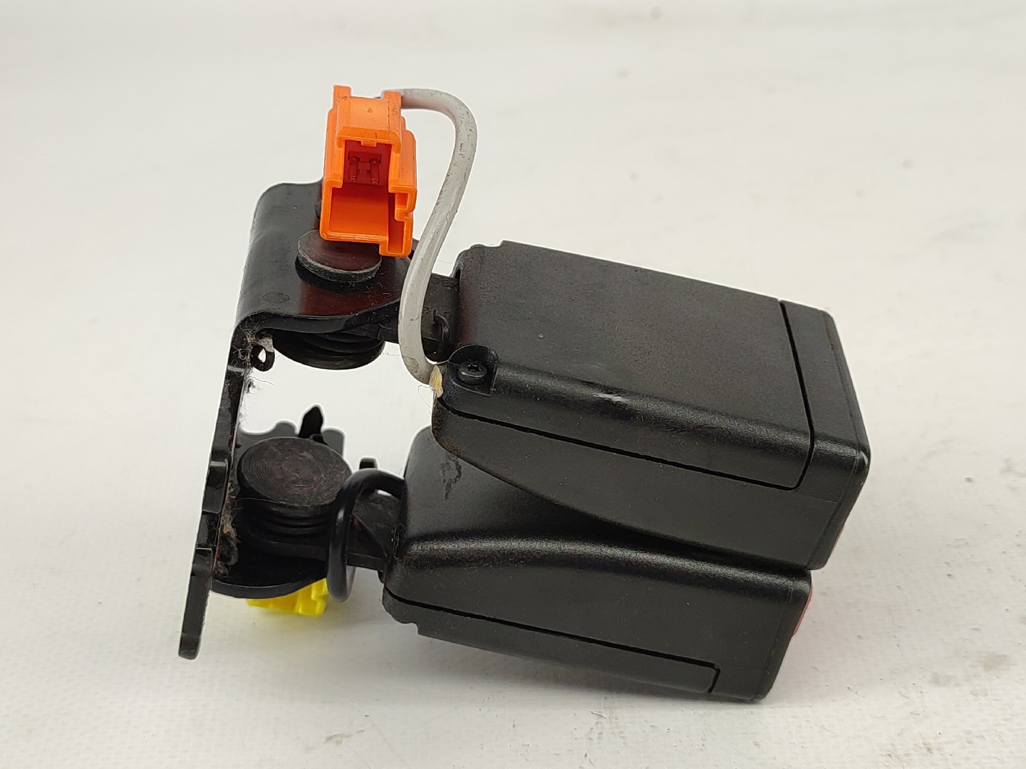 Fibbia cintura posteriore sinistra VOLVO V40 Hatchback Imagem-1