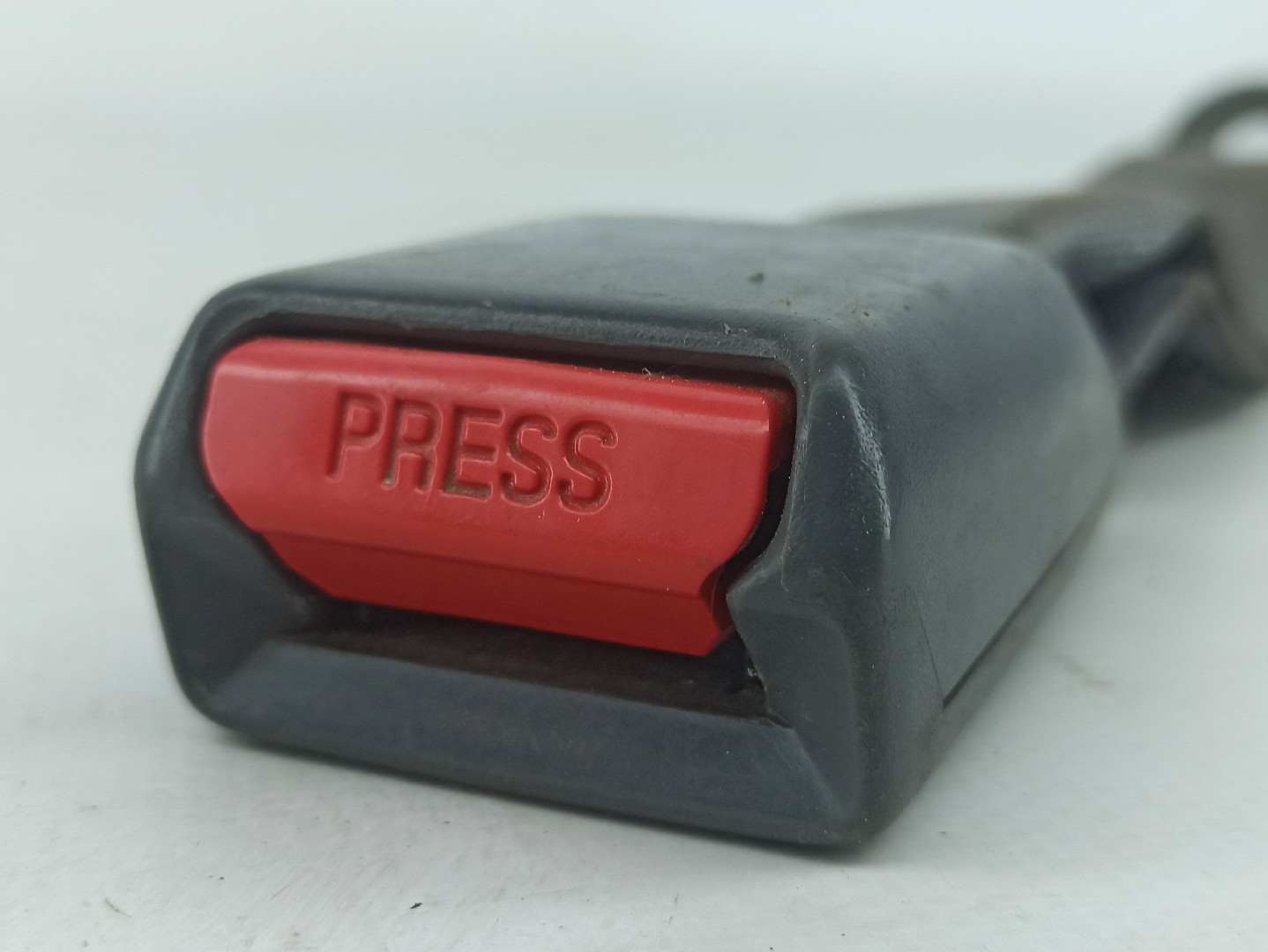 Fibbia cintura posteriore sinistra NISSAN Pick Up III (D22) Imagem-1