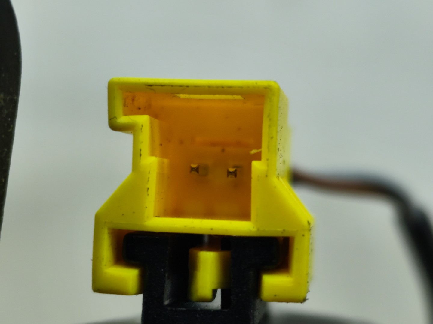 Fibbia cintura posteriore sinistra MERCEDES-BENZ Classe C (W204) Imagem-2