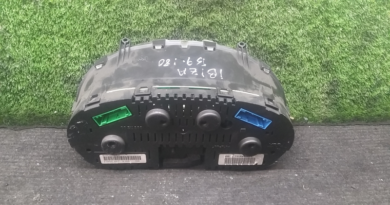 Quadrante / Cuadro de instrumentos SEAT Ibiza II (6K1) Imagem-1