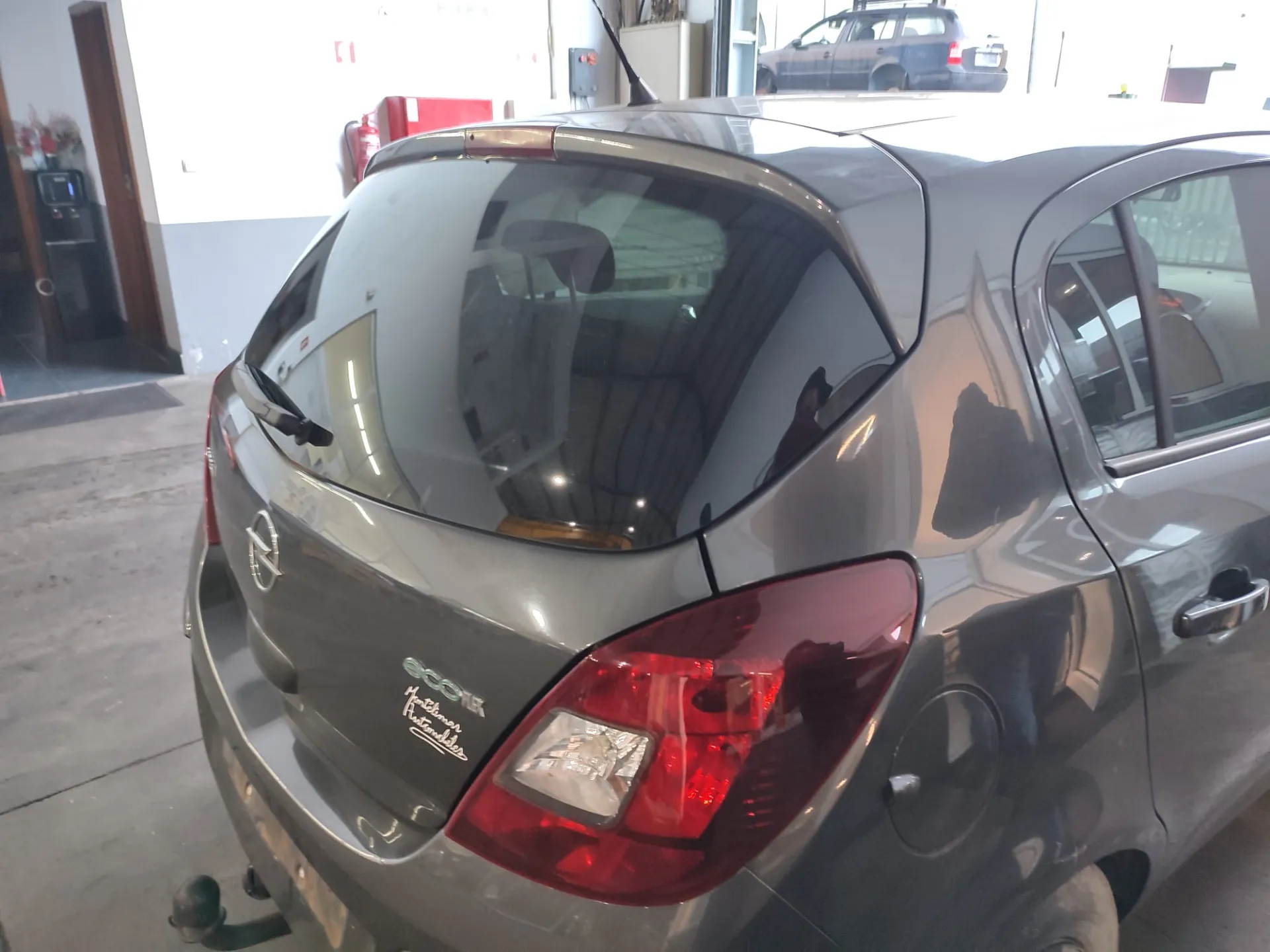 Tailgate / Trunk lid OPEL Corsa D Imagem-1