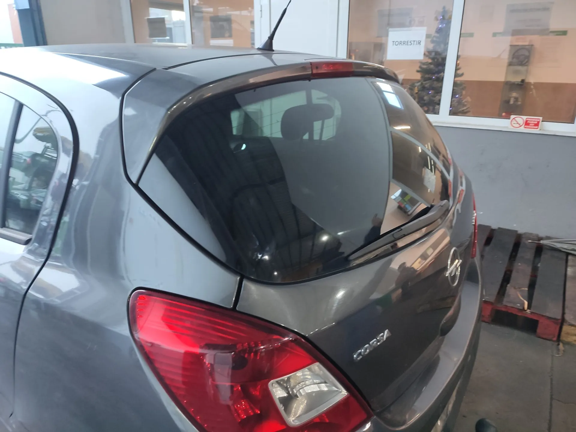 Tailgate / Trunk lid OPEL Corsa D Imagem-2