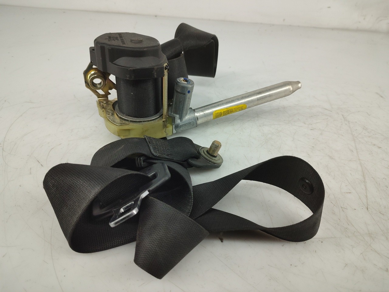 Cinto frente esquerdo MERCEDES-BENZ Classe C (W202) Imagem-3