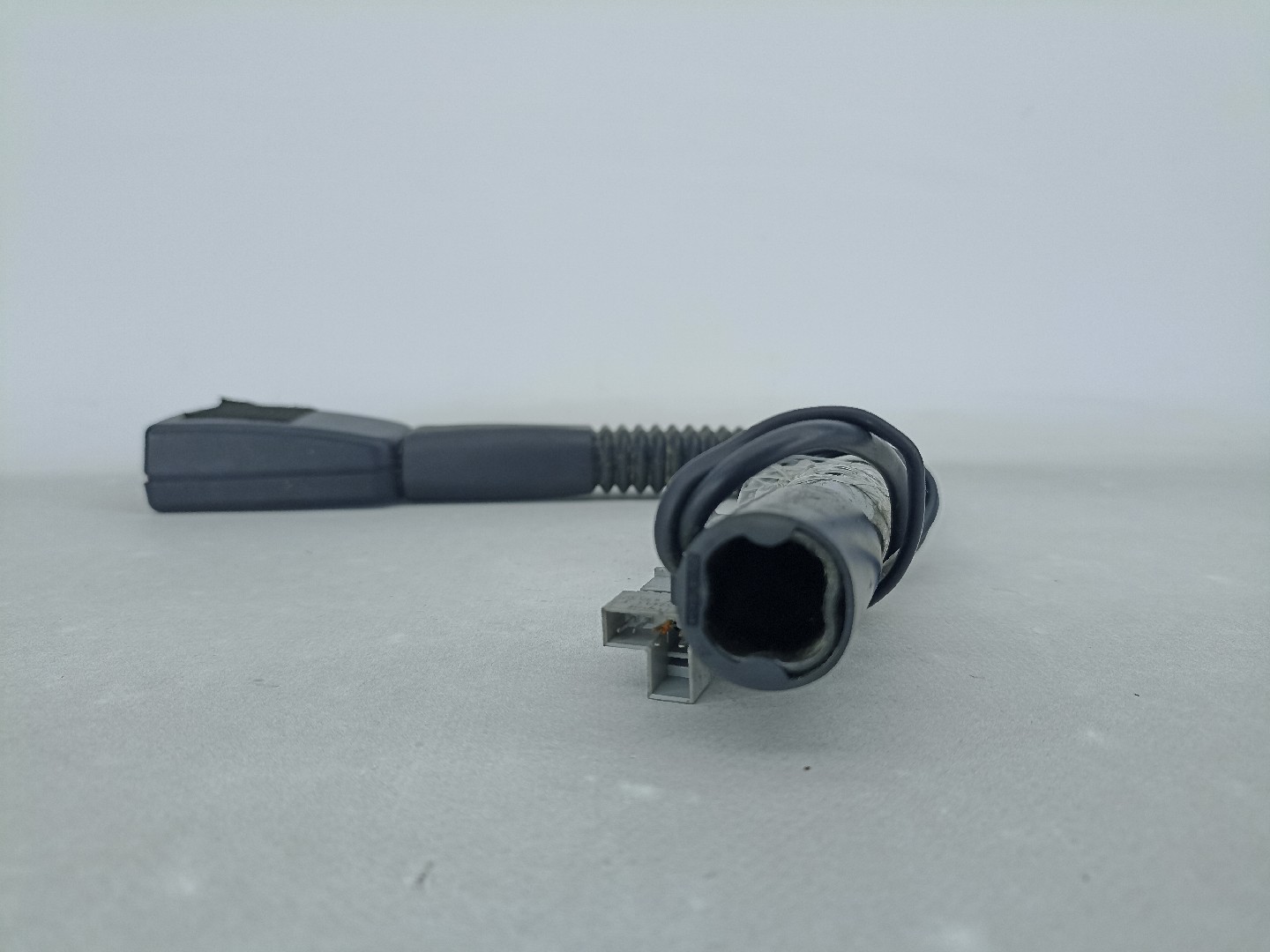 Tensor Inferior Derecho Del Cinturón De Seguridad Para BMW E81, E87, E90, E91 - Usado, Número OEM 72117126296