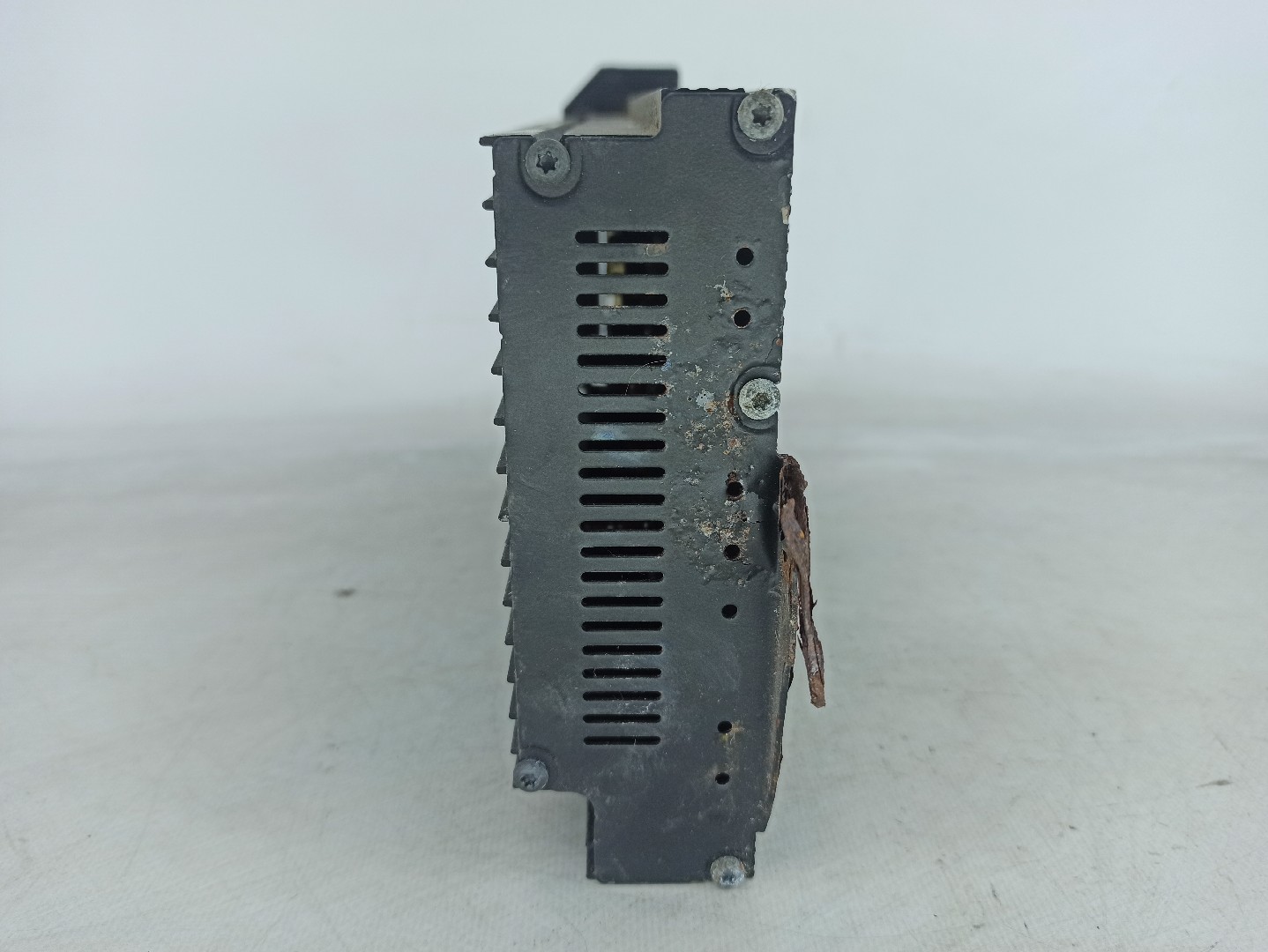 Amplificador de colunas JEEP Grand Cherokee II (WJ, WG) Imagem-2