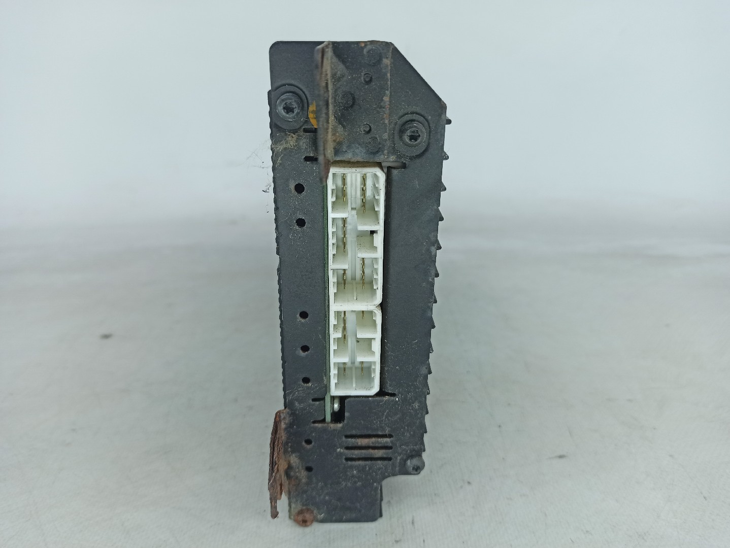 Amplificador de colunas JEEP Grand Cherokee II (WJ, WG) Imagem-3