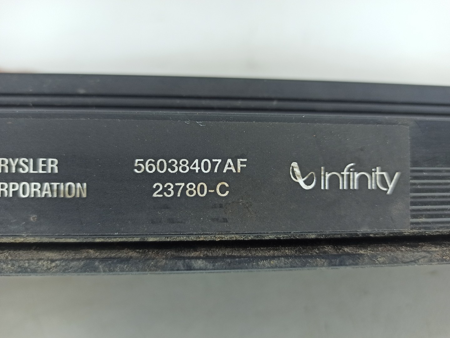 Amplificador de colunas JEEP Grand Cherokee II (WJ, WG) Imagem-5