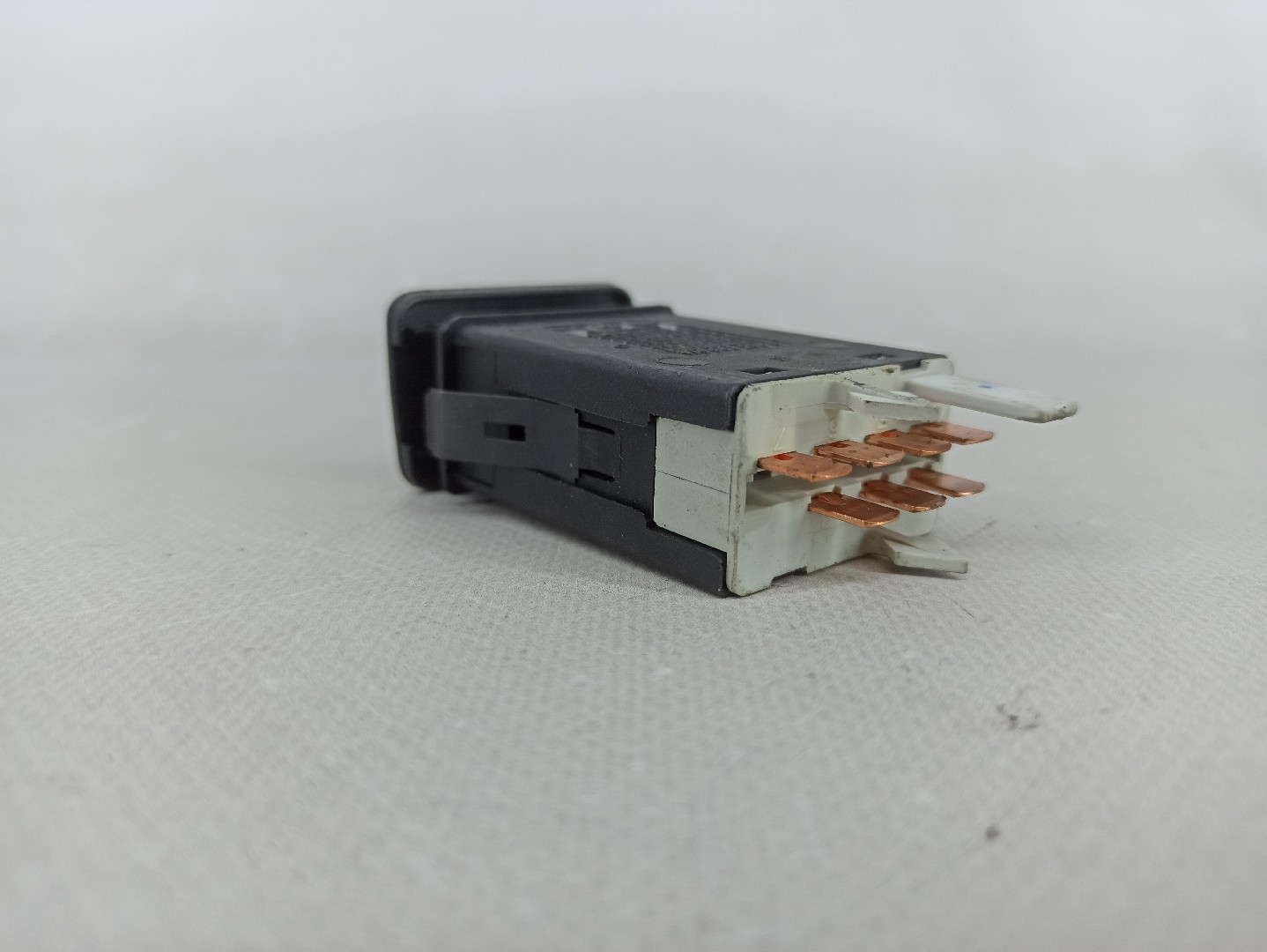 Warning Switch VOLKSWAGEN Golf IV (1J1) Imagem-1