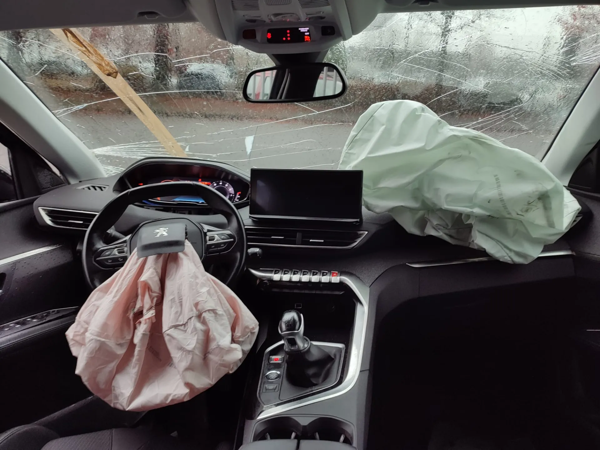 3008 II  PEUGEOT 3008 II (M_) Imagem-16