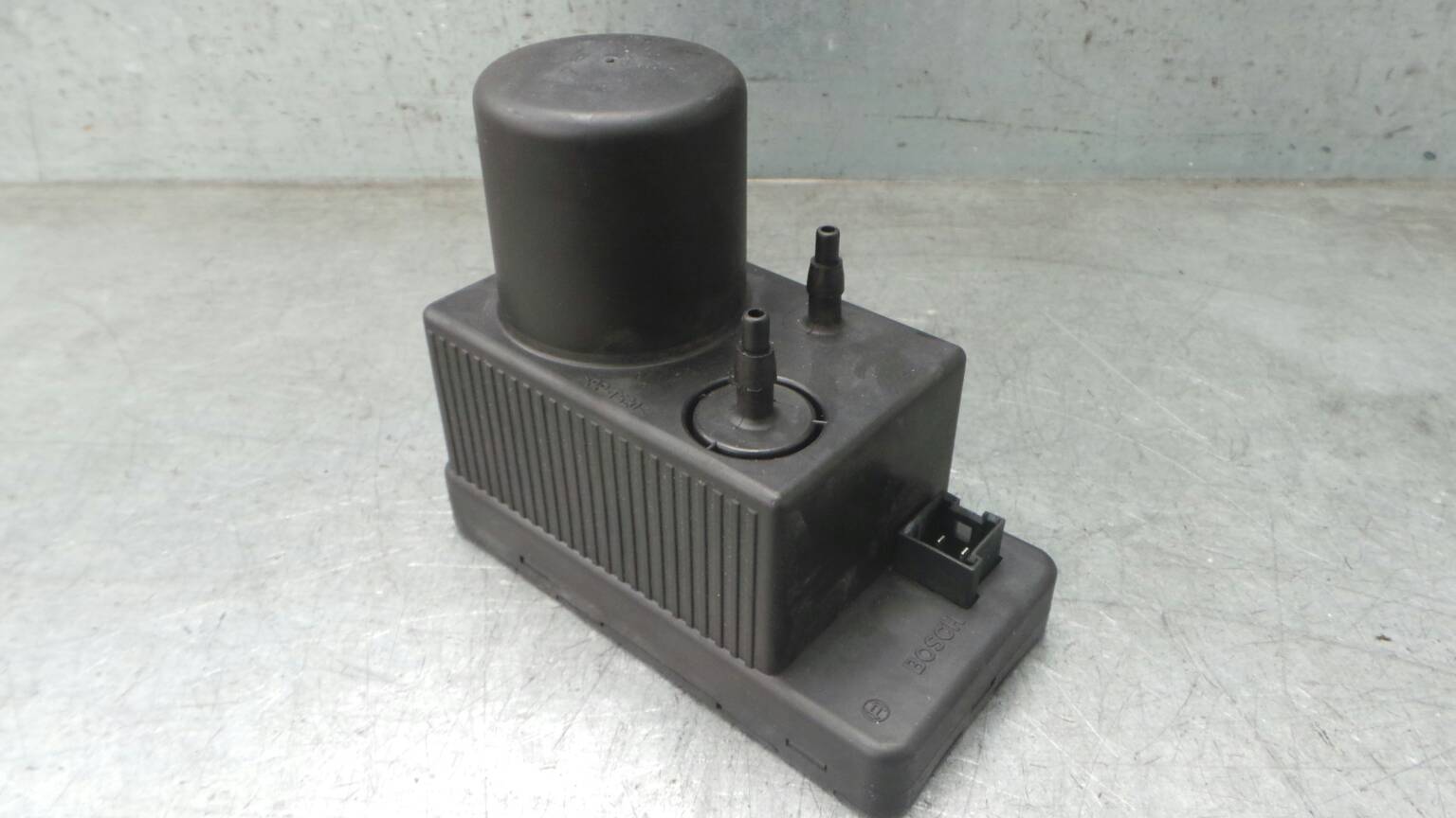 Compressor do fecho central MERCEDES-BENZ Classe C Carrinha (S203) Imagem-0