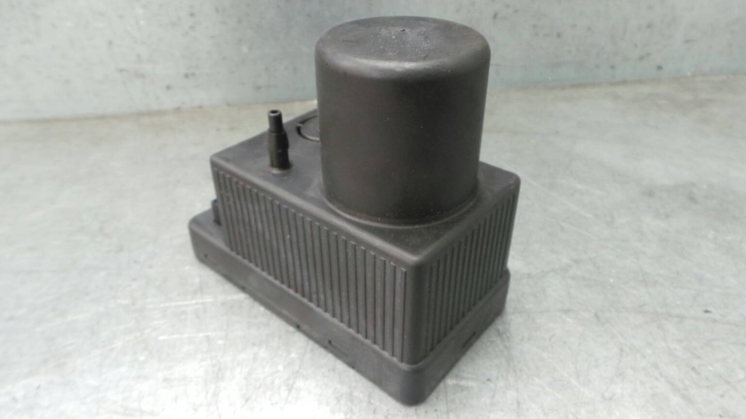 Compressor do fecho central MERCEDES-BENZ Classe C Carrinha (S203) Imagem-1