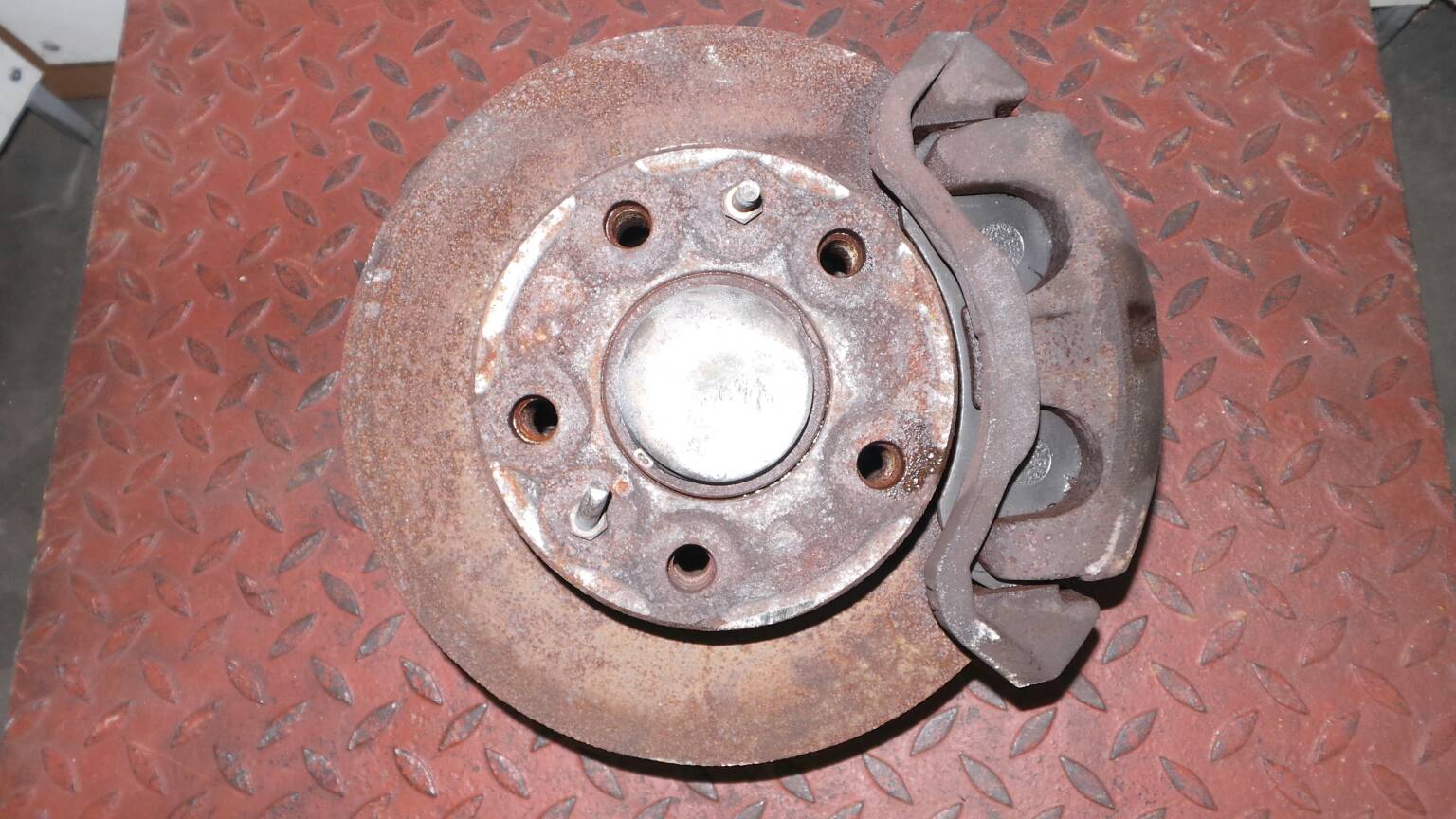 Manga de eixo frente esquerda IVECO Daily III Furgão/Combi