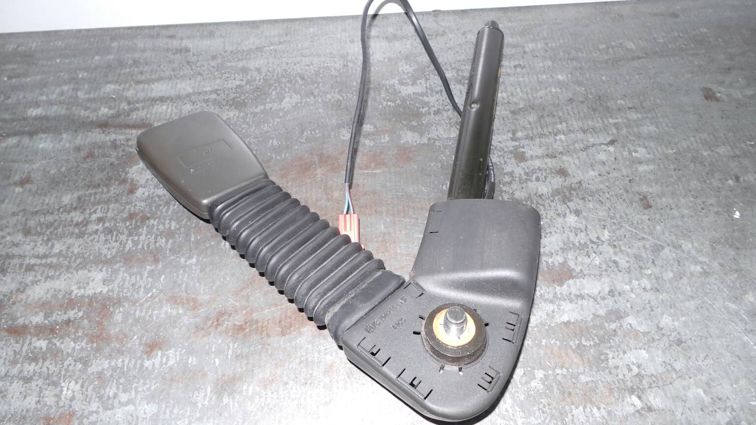 Right front seatbelt pretensioner ROVER 200 Hatch (RF)