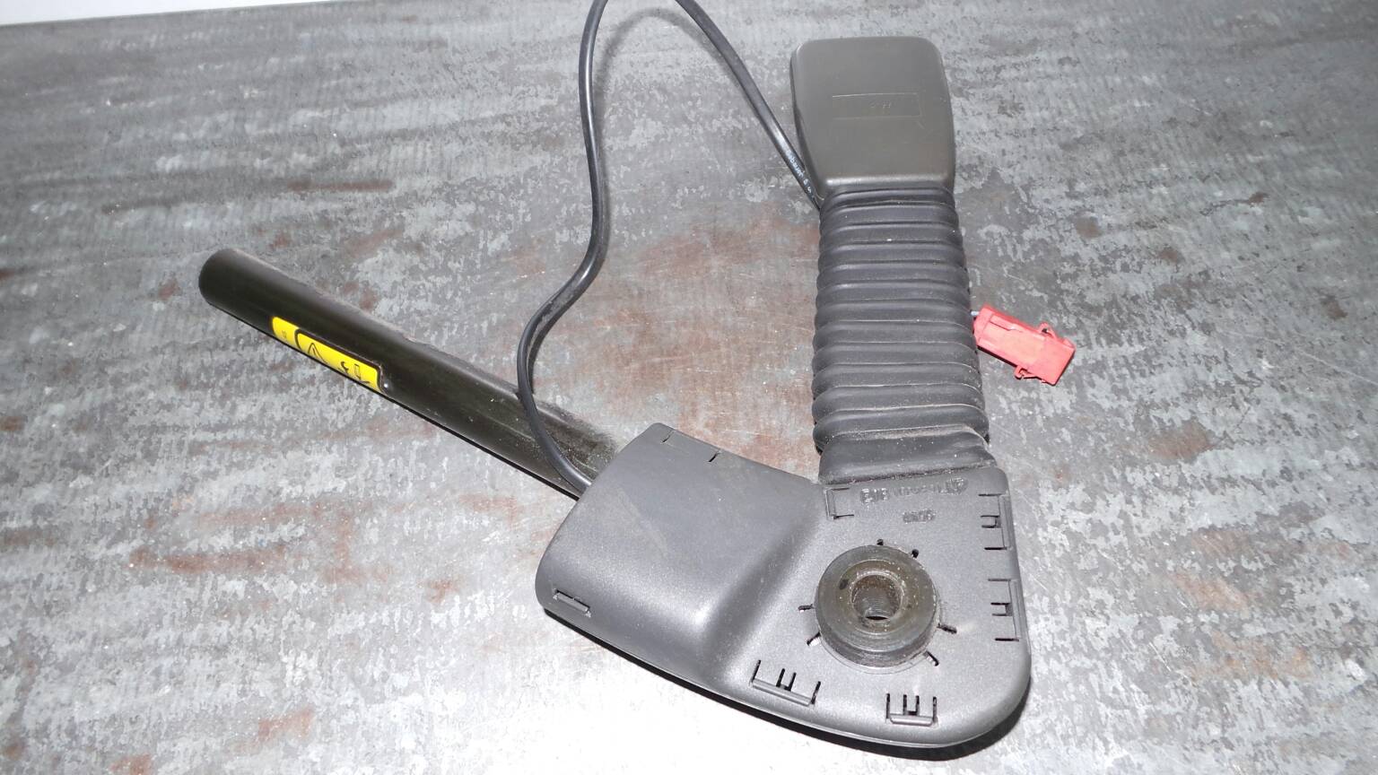 Left front seatbelt pretensioner ROVER 200 Hatch (RF)