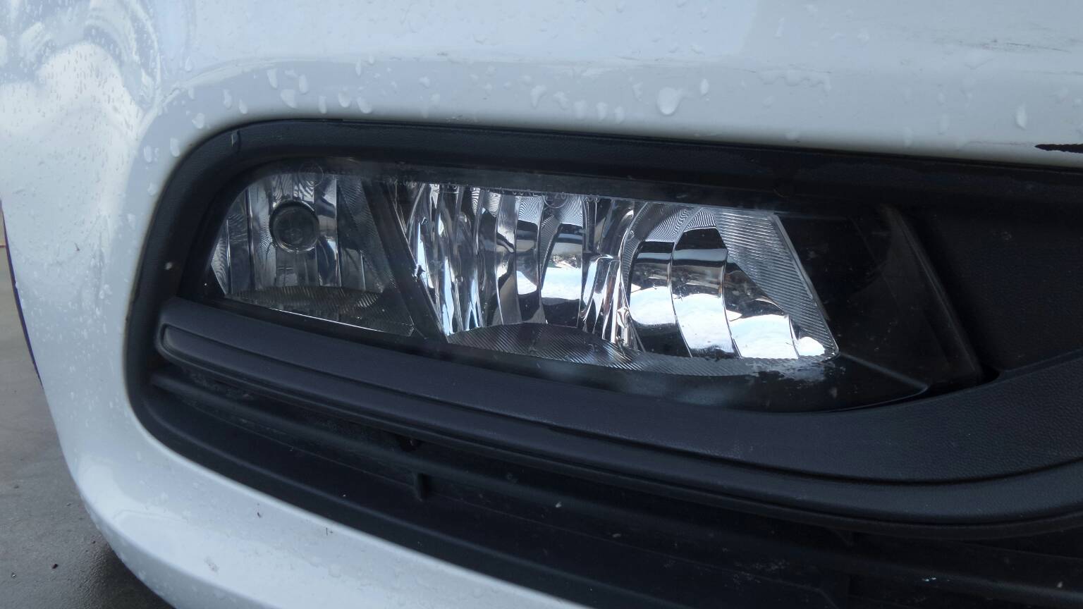 Farol nevoeiro frente direito VOLKSWAGEN Polo (6R, 6C)