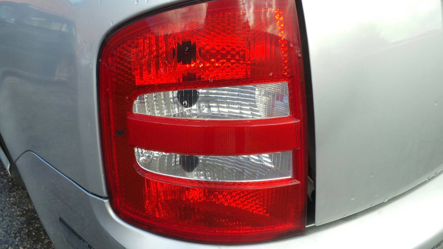 Left Tail light SKODA Fabia I Sedan (6Y3)
