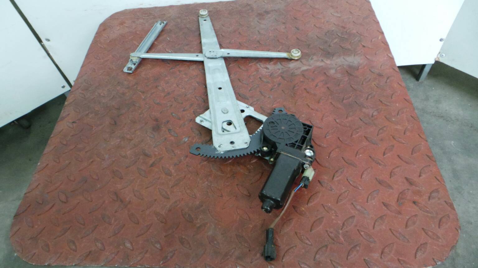 Right front window regulator HYUNDAI H100 Combi (P)