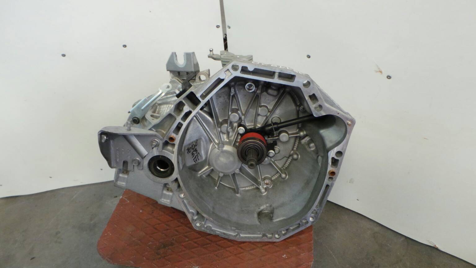 Manual gearbox NISSAN Juke (F15)