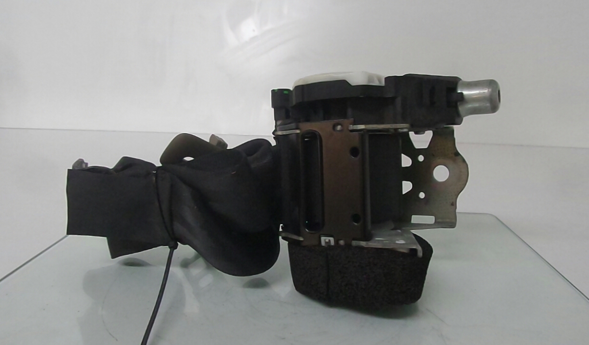 Pré-tensor cinto trás central VOLVO S60 II (134)