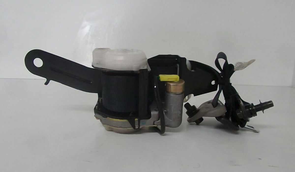 Right front seatbelt pretensioner NISSAN Almera II Sedan (N16)