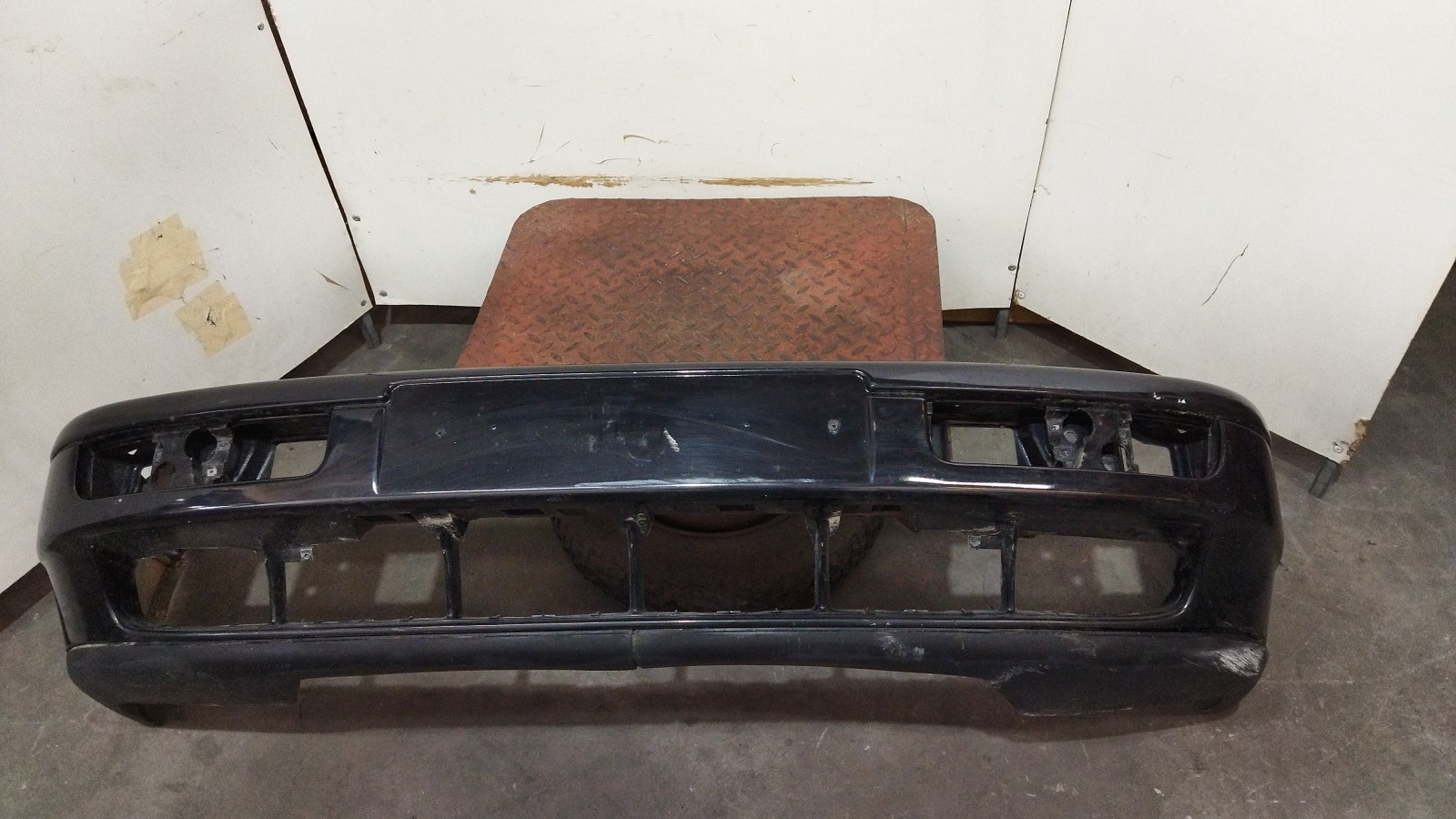 Pára-choques frente VOLKSWAGEN Passat (3A2, 35I)