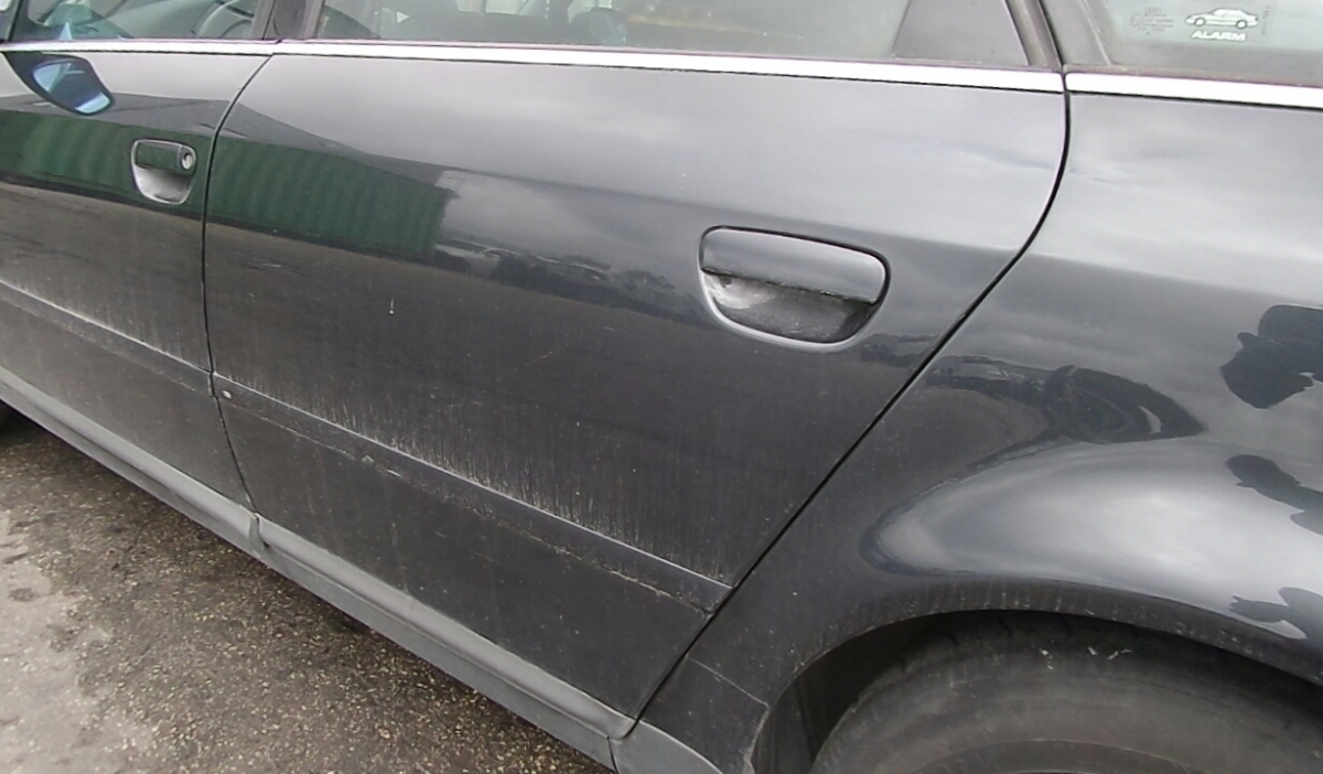 Porta trás esquerda AUDI A6 (4B2, C5) Imagem-1