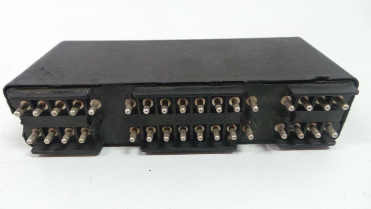 Centralina de luzes MERCEDES-BENZ Três volumes (W124)