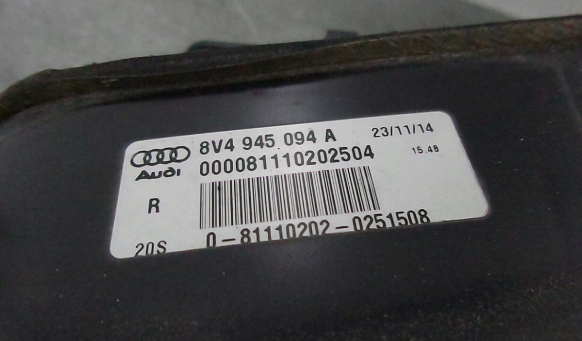 Farolim da mala direito AUDI A3 Sportback (8VA, 8VF)